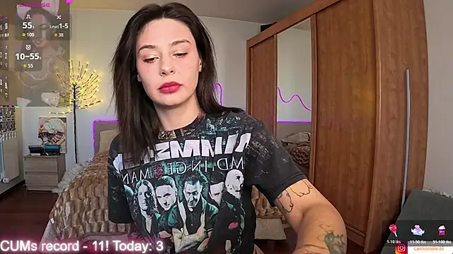 CamomileLil online show from 04-06-26, 10:05