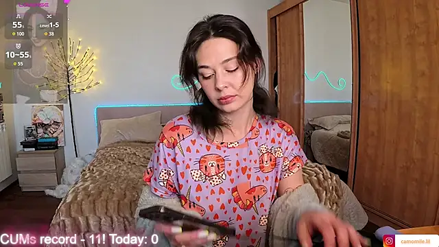 CamomileLil online show from 04-17-26, 08:28