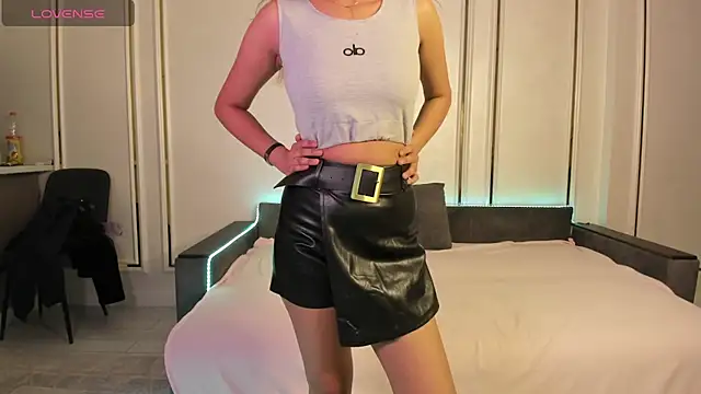 Snapshot of hitomito1 chatting on 03-05-26, 07:21 hitomito1 online show from 03-05-26, 07:21