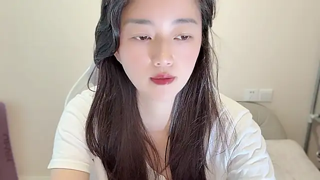 Snapshot of jinxiyao01 chatting on 06-14-26, 02:24 jinxiyao01 online show from 06-14-26, 02:24