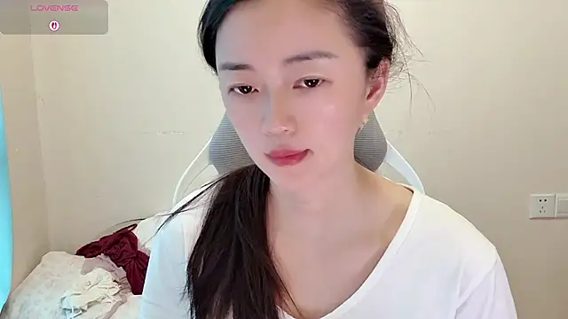 Snapshot of jinxiyao01 chatting on 07-16-26, 02:17 jinxiyao01 online show from 07-16-26, 02:17