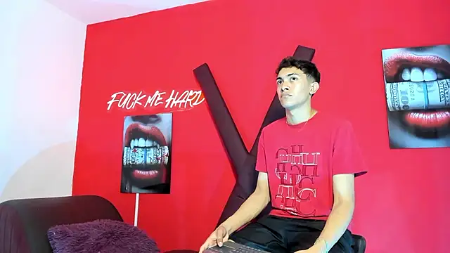 Snapshot of SKYN_MAN chatting on 03-05-26, 01:34 SKYN MAN online show from 03-05-26, 01:34