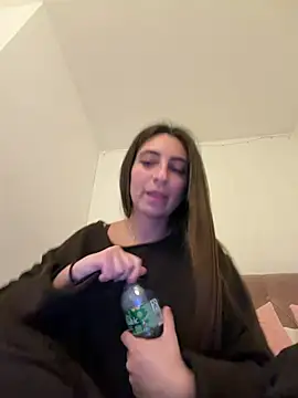 CuteJuliaa online show from 03-12-26, 08:48