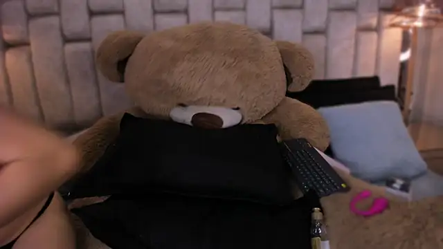 FoxxxyPink online show from 05-11-26, 08:06