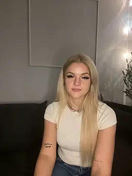 Snapshot of Luna-Noire chatting on 03-07-26, 09:12 Luna-Noire online show from 03-07-26, 09:12