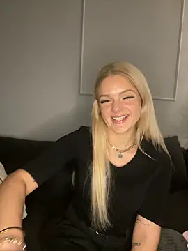 Snapshot of Luna-Noire chatting on 03-14-26, 09:09 Luna-Noire online show from 03-14-26, 09:09