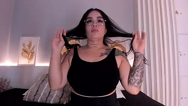Snapshot of ManuelaMontes_ chatting on 06-13-26, 12:25 ManuelaMontes online show from 06-13-26, 12:25