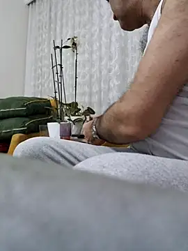 Snapshot of eranocan chatting on 03-12-26, 03:34 eranocan online show from 03-12-26, 03:34