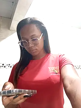 Snapshot of Sraveneno chatting on 03-11-26, 01:06 Sraveneno online show from 03-11-26, 01:06