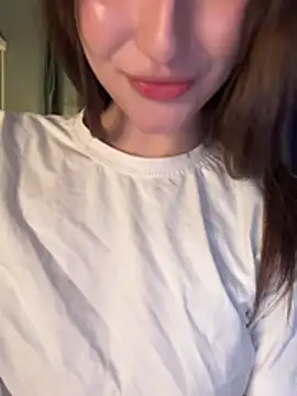 Snapshot of LunarQueenn chatting on 04-03-26, 08:51 LunarQueenn online show from 04-03-26, 08:51