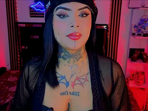 Snapshot of LauriInk1 chatting on 05-07-26, 11:21 LauriInk1 online show from 05-07-26, 11:21