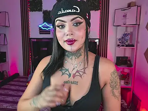 Snapshot of LauriInk1 chatting on 05-17-26, 03:15 LauriInk1 online show from 05-17-26, 03:15