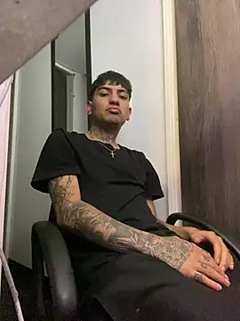 Snapshot of Thiago_noir chatting on 03-19-26, 01:42 Thiago noir online show from 03-19-26, 01:42