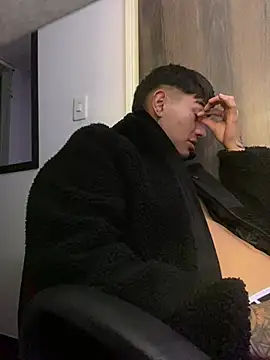 Snapshot of Thiago_noir chatting on 03-20-26, 12:48 Thiago noir online show from 03-20-26, 12:48