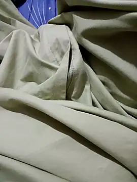 Snapshot of rockmen04 chatting on 03-09-26, 03:21 rockmen04 online show from 03-09-26, 03:21