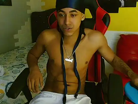 Snapshot of taylor_bigdick18 chatting on 03-04-26, 11:00 taylor bigdick18 online show from 03-04-26, 11:00