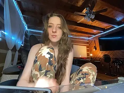 Snapshot of PixieGal01 chatting on 03-11-26, 05:57 PixieGal01 online show from 03-11-26, 05:57