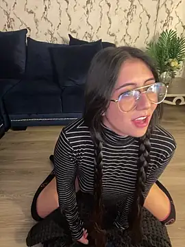 Snapshot of Lunaliaa_ chatting on 03-11-26, 05:35 Lunaliaa online show from 03-11-26, 05:35