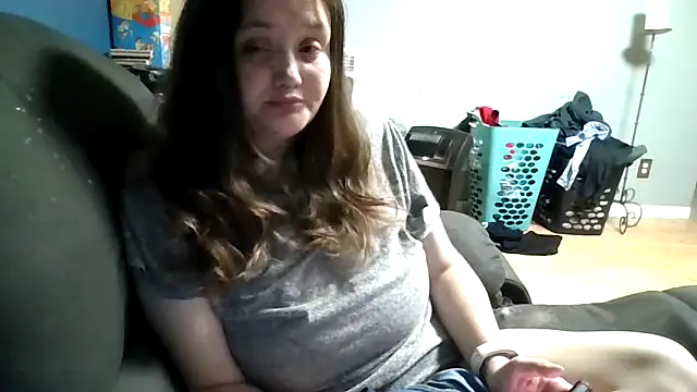 Snapshot of highimmaryjane chatting on 03-10-26, 01:32 highimmaryjane online show from 03-10-26, 01:32