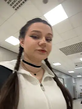 Snapshot of MaryLola chatting on 03-29-26, 09:53 MaryLola online show from 03-29-26, 09:53