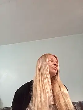 ViktoriaSexi1 online show from 04-16-26, 08:53