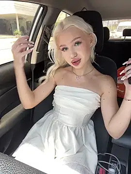 Snapshot of KissAurora_ chatting on 03-08-26, 05:11 KissAurora online show from 03-08-26, 05:11