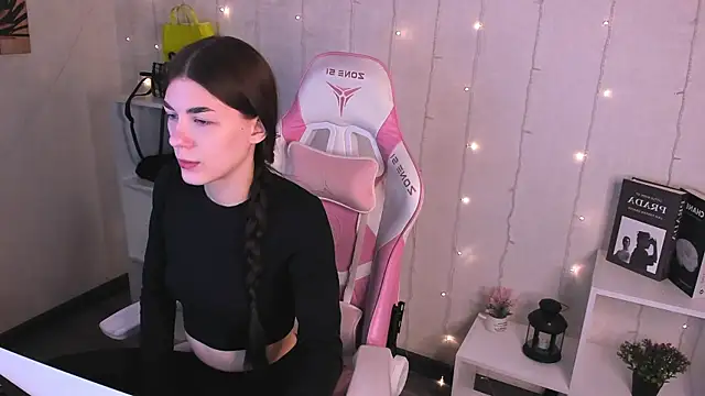 Snapshot of LunaRossaa chatting on 03-09-26, 11:53 LunaRossaa online show from 03-09-26, 11:53