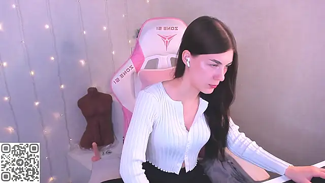 Snapshot of LunaRossaa chatting on 03-14-26, 12:06 LunaRossaa online show from 03-14-26, 12:06