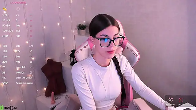 Snapshot of LunaRossaa chatting on 03-16-26, 11:53 LunaRossaa online show from 03-16-26, 11:53