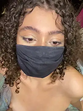 Snapshot of Ravennaaaaa chatting on 03-16-26, 05:55 Ravennaaaaa online show from 03-16-26, 05:55