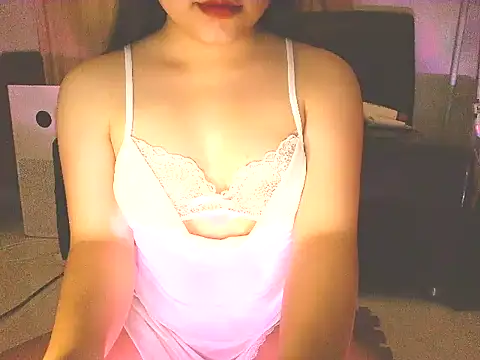 Snapshot of Wxrkeylee chatting on 05-04-26, 05:09 Wxrkeylee online show from 05-04-26, 05:09