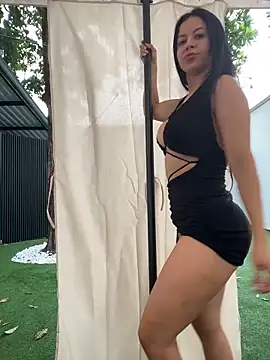 Snapshot of Roxana-tylor chatting on 03-12-26, 02:34 Roxana-tylor online show from 03-12-26, 02:34