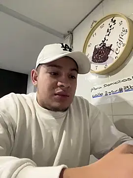 Snapshot of OliverTabordaa chatting on 03-06-26, 10:56 OliverTabordaa online show from 03-06-26, 10:56