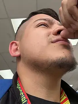 Snapshot of OliverTabordaa chatting on 03-12-26, 05:52 OliverTabordaa online show from 03-12-26, 05:52