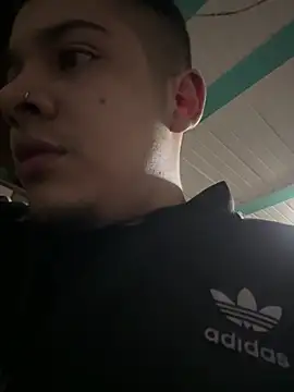 Snapshot of OliverTabordaa chatting on 03-19-26, 11:42 OliverTabordaa online show from 03-19-26, 11:42