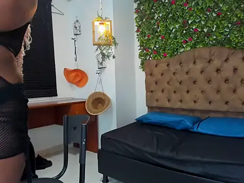 Snapshot of Kalina_Storm chatting on 03-07-26, 02:41 Kalina Storm online show from 03-07-26, 02:41