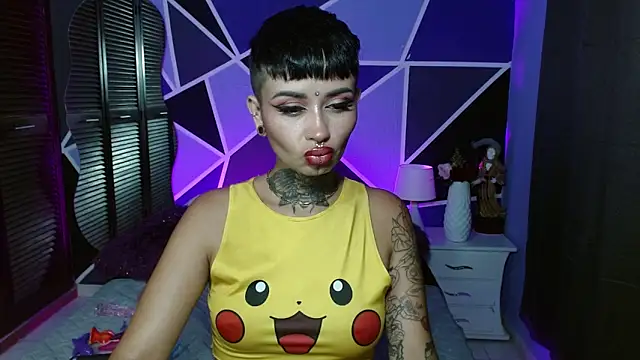 Snapshot of Sol_Baker chatting on 04-06-26, 03:15 Sol Baker online show from 04-06-26, 03:15