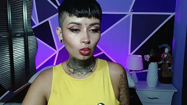 Snapshot of Sol_Baker chatting on 04-06-26, 04:46 Sol Baker online show from 04-06-26, 04:46