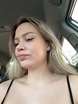 Snapshot of Girl_Mia chatting on 03-06-26, 06:54 Girl Mia online show from 03-06-26, 06:54