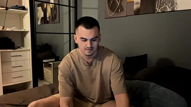 Snapshot of AlexRay22 chatting on 03-12-26, 08:37 AlexRay22 online show from 03-12-26, 08:37