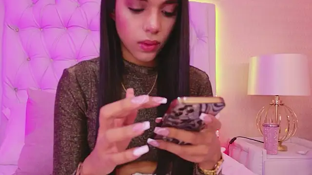 Snapshot of MeganRoseh chatting on 03-12-26, 08:04 MeganRoseh online show from 03-12-26, 08:04