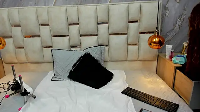 Milf Drip online show from 05-14-26, 12:45