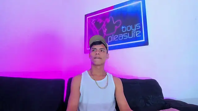 Naughty hot01 online show from 03-09-26, 11:14