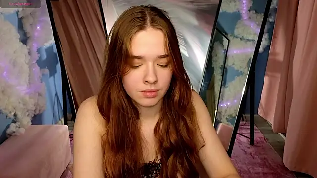 Snapshot of TiffanyVex chatting on 03-05-26, 03:41 TiffanyVex online show from 03-05-26, 03:41