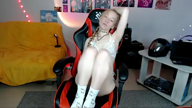 Nica Kawaii online show from 07-24-26, 02:04