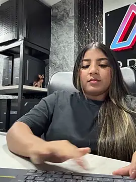 Snapshot of Emma_Carteer_1 chatting on 03-13-26, 04:30 Emma Carteer 1 online show from 03-13-26, 04:30