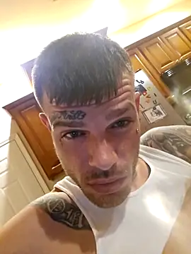 Snapshot of CrystalNBubba chatting on 03-05-26, 04:30 CrystalNBubba online show from 03-05-26, 04:30