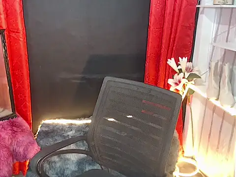 Snapshot of seductive_mistress07 chatting on 03-15-26, 02:28 seductive mistress07 online show from 03-15-26, 02:28