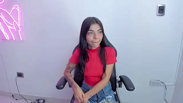 Amber Harriis online show from 04-19-26, 10:56