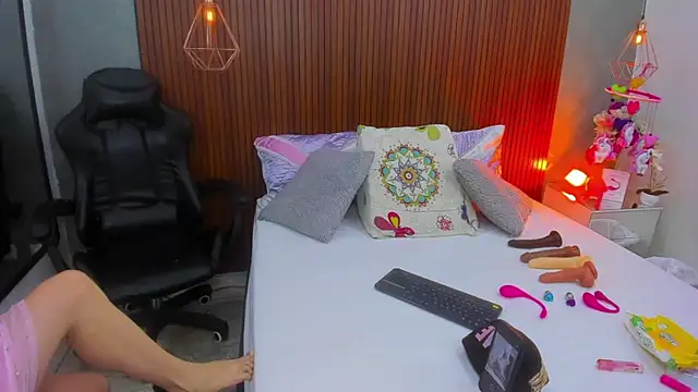 Candy Stormi online show from 04-28-26, 11:37